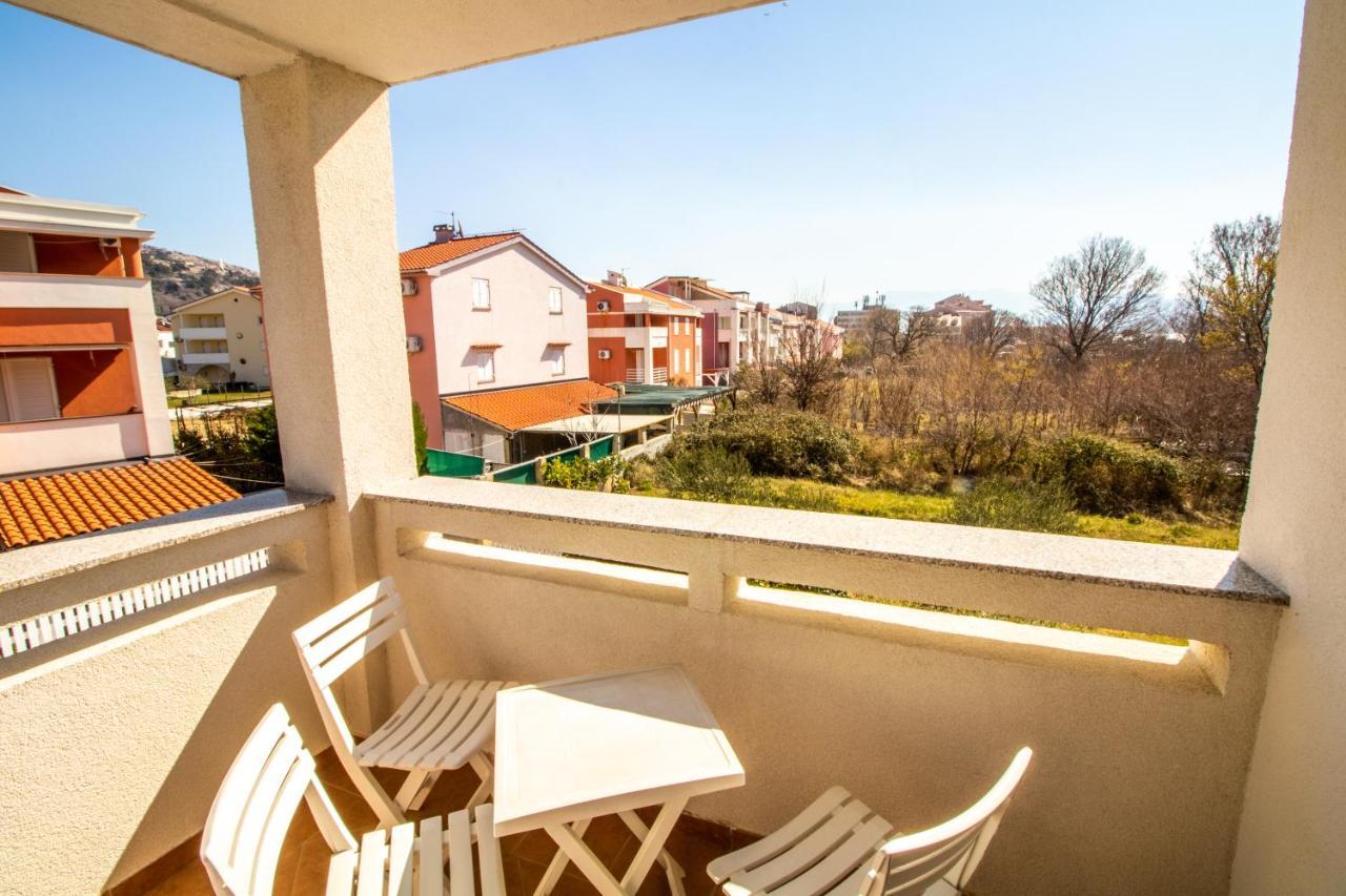 באסקה Apartment Damir With Balcony In Quiet Area מראה חיצוני תמונה